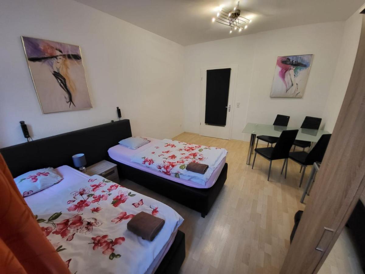 Apartmentzimmer แอร์ฟวร์ท ภายนอก รูปภาพ