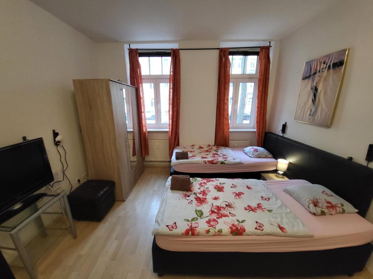 Apartmentzimmer แอร์ฟวร์ท ภายนอก รูปภาพ