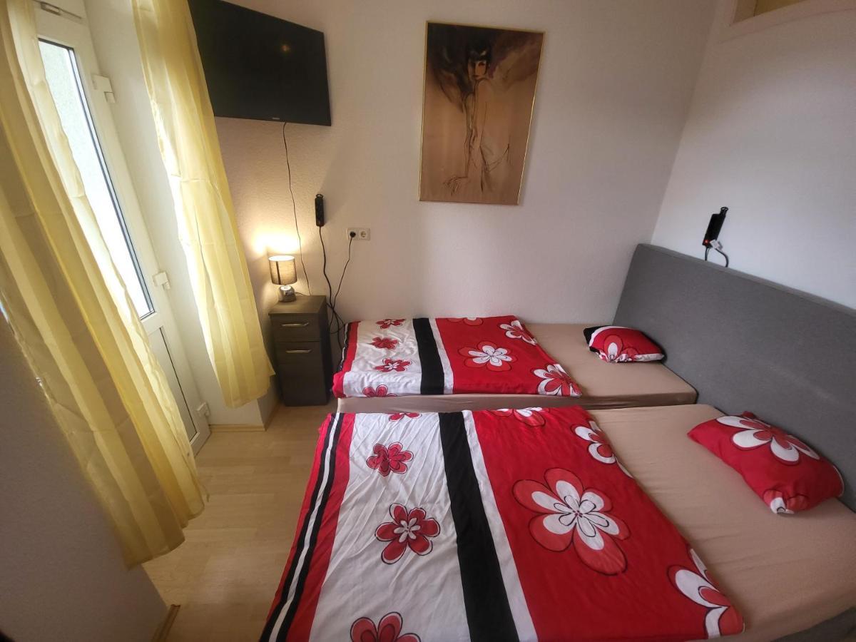 Apartmentzimmer แอร์ฟวร์ท ภายนอก รูปภาพ