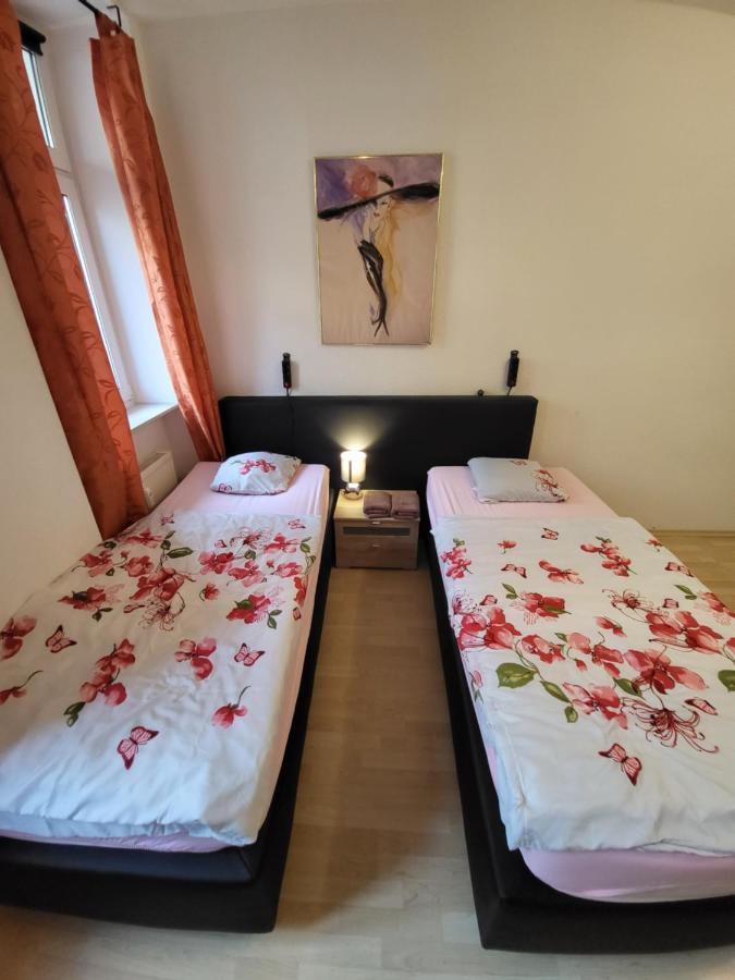 Apartmentzimmer แอร์ฟวร์ท ภายนอก รูปภาพ