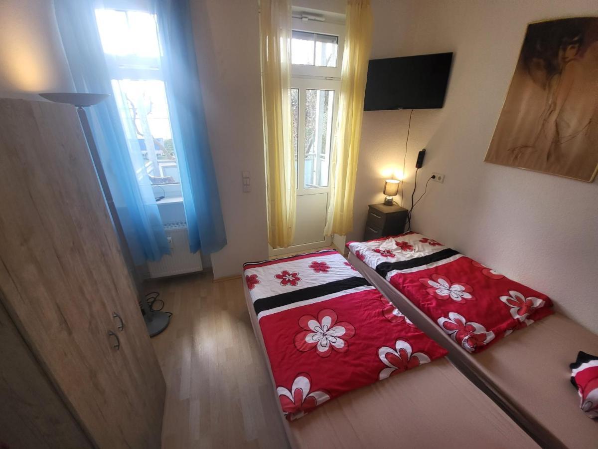 Apartmentzimmer แอร์ฟวร์ท ภายนอก รูปภาพ