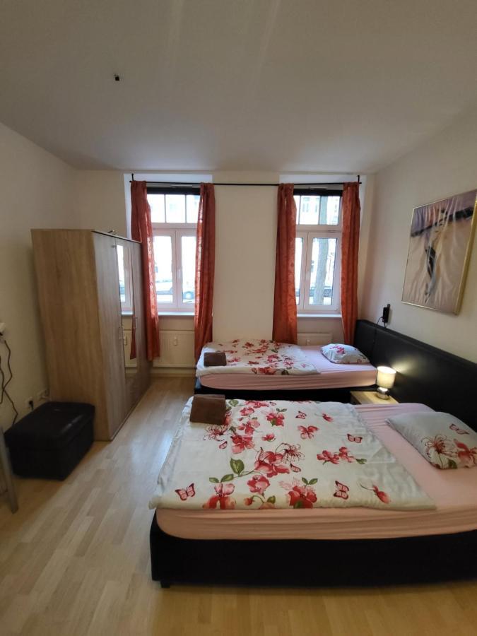 Apartmentzimmer แอร์ฟวร์ท ภายนอก รูปภาพ