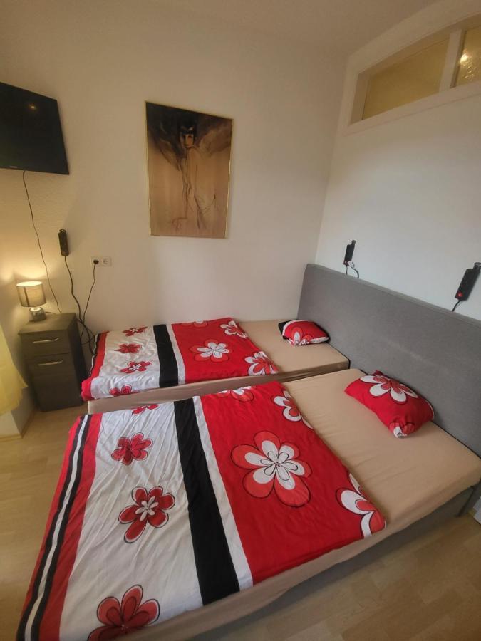 Apartmentzimmer แอร์ฟวร์ท ภายนอก รูปภาพ
