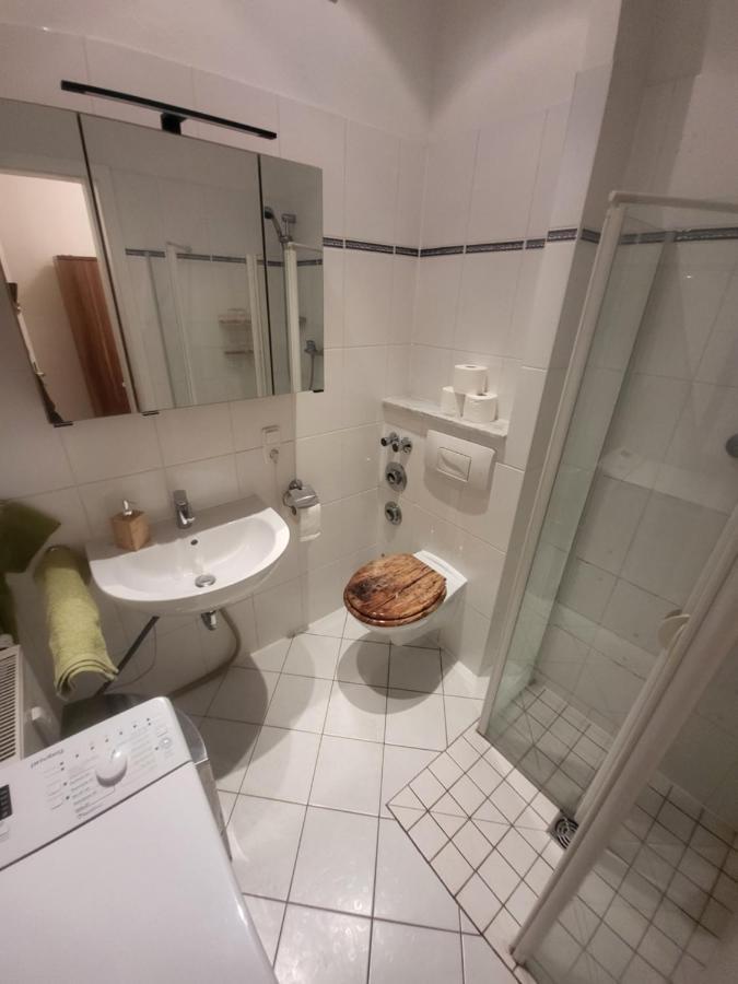 Apartmentzimmer แอร์ฟวร์ท ภายนอก รูปภาพ