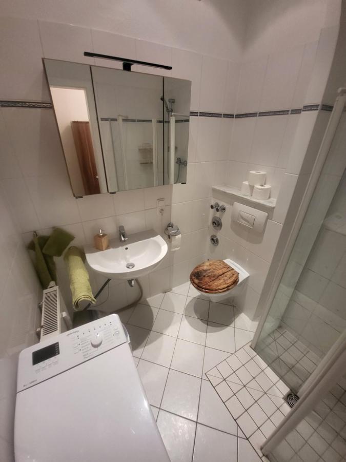 Apartmentzimmer แอร์ฟวร์ท ภายนอก รูปภาพ